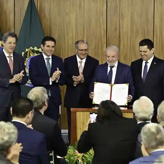 Brasil anuncia paquete de 5.500 millones de dólares para contrarrestar los aranceles de Trump